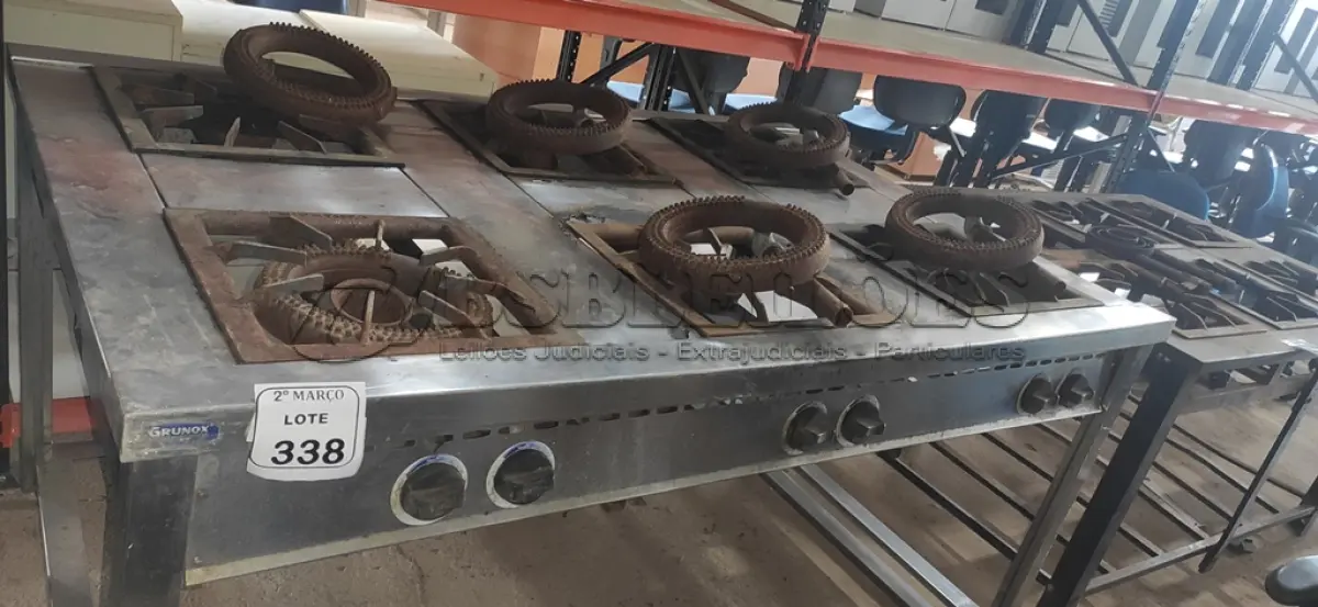 LOTE 338 - 01 FOGÃO INDUSTRIAL DE 06 BOCAS INCOMPLETO. (NO ESTADO) ATENÇÃO! FAZER A VISITAÇÃO ANTES DE ARREMATAR, NÃO SABEMOS SE FUNCIONA, LEILÃO NÃO TEM GARANTIA E NEM DEVOLUÇÃO, SUJEITO A POSSÍVEIS AVARIAS VISÍVEIS/OCULTAS E/OU AUSÊNCIA DE COMPONENTES.