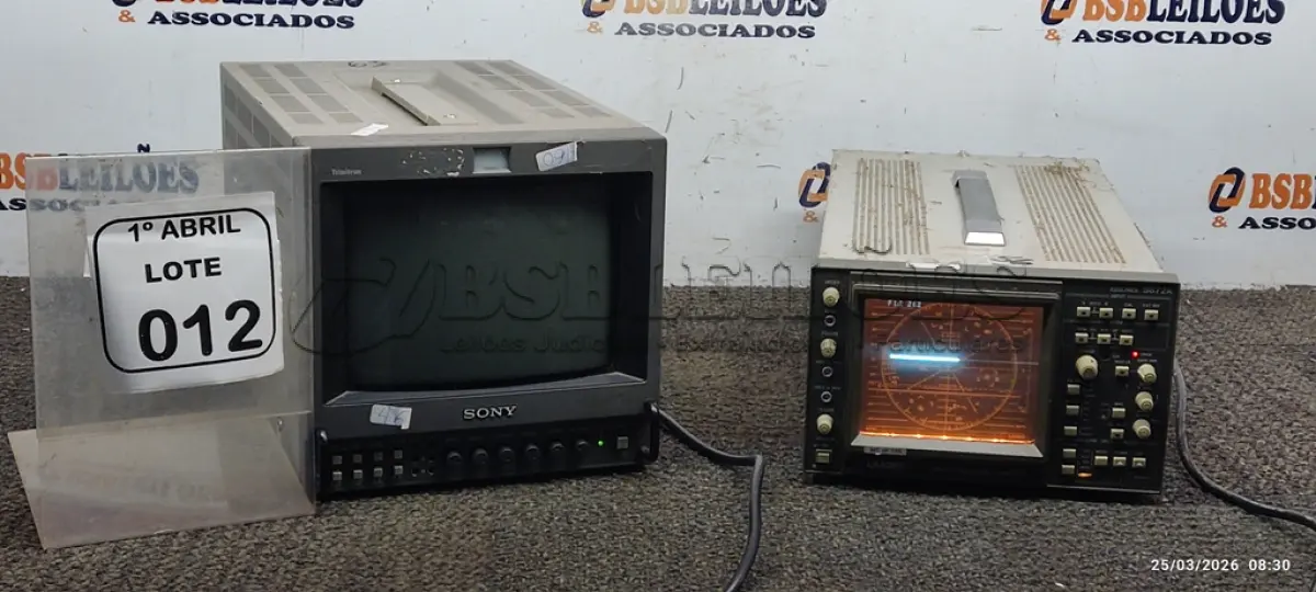 LOTE 012 - 01 MONITOR DE FORMA DE ONDA MODELO 525LINES 5872 A MARCA LEADER E 01 MINITELEVISOR MODELO TRINITRON MARCA SONY. (NO ESTADO) ATENÇÃO! FAZER A VISITAÇÃO ANTES DE ARREMATAR, NÃO SABEMOS SE FUNCIONA, LEILÃO NÃO TEM GARANTIA E NEM DEVOLUÇÃO, SUJEITO A POSSÍVEIS AVARIAS VISÍVEIS/OCULTAS E/OU AUSÊNCIA DE COMPONENTES.