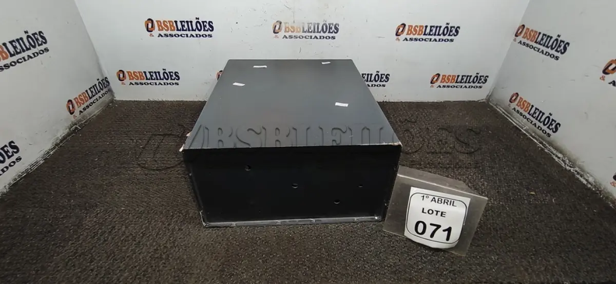 LOTE 071 - 01 COFRE DIGITAL. (NO ESTADO) ATENÇÃO! FAZER A VISITAÇÃO ANTES DE ARREMATAR, NÃO SABEMOS SE FUNCIONA, LEILÃO NÃO TEM GARANTIA E NEM DEVOLUÇÃO, SUJEITO A POSSÍVEIS AVARIAS VISÍVEIS/OCULTAS E/OU AUSÊNCIA DE COMPONENTES.