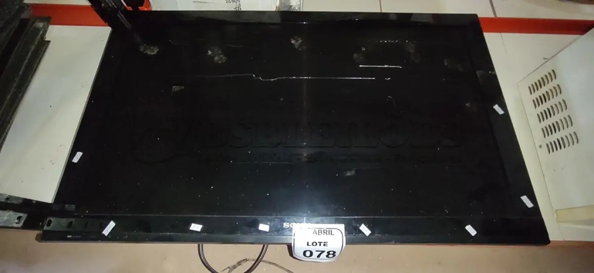 LOTE 078 - 01 TV LCD 40’’ MARCA SONY. (NO ESTADO) ATENÇÃO! FAZER A VISITAÇÃO ANTES DE ARREMATAR, NÃO SABEMOS SE FUNCIONA, LEILÃO NÃO TEM GARANTIA E NEM DEVOLUÇÃO, SUJEITO A POSSÍVEIS AVARIAS VISÍVEIS/OCULTAS E/OU AUSÊNCIA DE COMPONENTES.