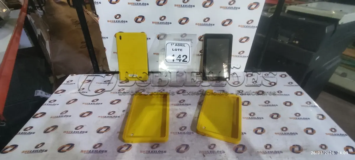 LOTE 142 - 02 TABLETS MARCA CCE. (NO ESTADO) ATENÇÃO! FAZER A VISITAÇÃO ANTES DE ARREMATAR, NÃO SABEMOS SE FUNCIONA, LEILÃO NÃO TEM GARANTIA E NEM DEVOLUÇÃO, SUJEITO A POSSÍVEIS AVARIAS VISÍVEIS/OCULTAS E/OU AUSÊNCIA DE COMPONENTES.