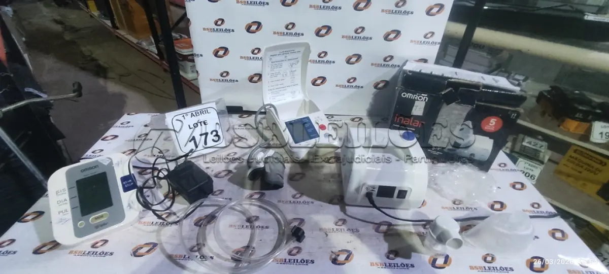 LOTE 173 - 01 NEBULIZADOR E 02 APARELHOS DE MEDIÇÃO DE PRESSÃO DE MARCAS E MODELOS DIVERSOS. (NO ESTADO) ATENÇÃO! FAZER A VISITAÇÃO ANTES DE ARREMATAR, NÃO SABEMOS SE FUNCIONA, LEILÃO NÃO TEM GARANTIA E NEM DEVOLUÇÃO, SUJEITO A POSSÍVEIS AVARIAS VISÍVEIS/OCULTAS E/OU AUSÊNCIA DE COMPONENTES.