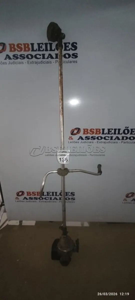 LOTE 138 - 01 MÁQUINA ROÇADEIRA INCOMPLETA. (NO ESTADO) ATENÇÃO! FAZER A VISITAÇÃO ANTES DE ARREMATAR, NÃO SABEMOS SE FUNCIONA, LEILÃO NÃO TEM GARANTIA E NEM DEVOLUÇÃO, SUJEITO A POSSÍVEIS AVARIAS VISÍVEIS/OCULTAS E/OU AUSÊNCIA DE COMPONENTES.