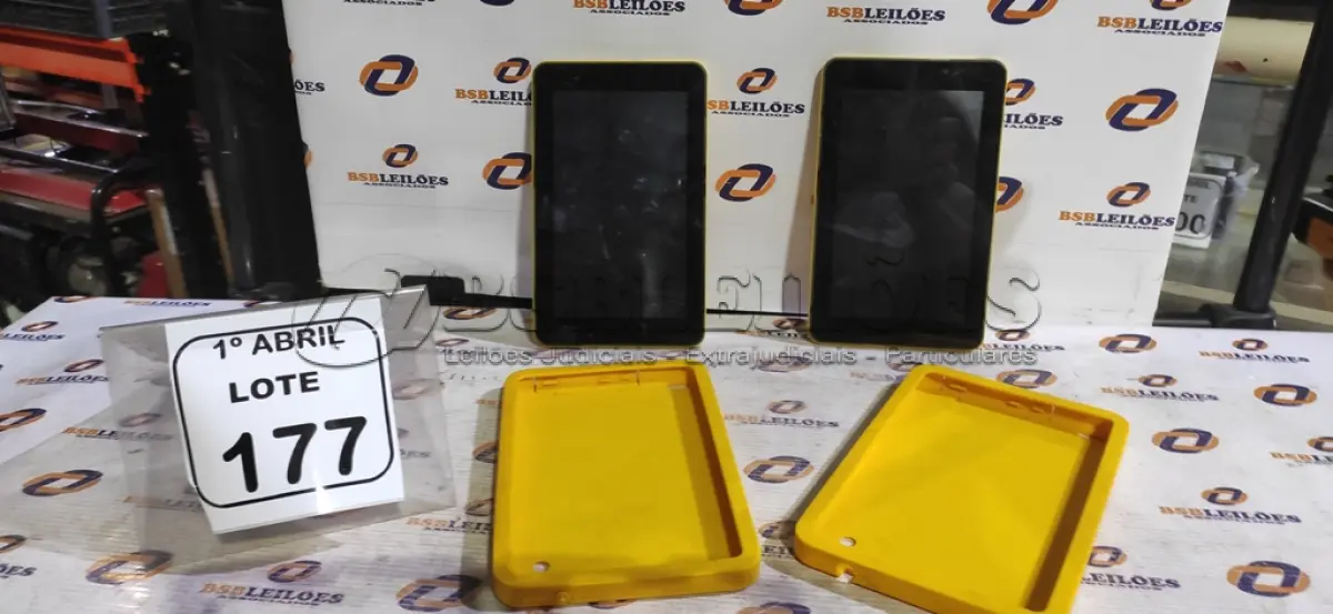 LOTE 177 - 02 TABLETS MARCA CCE. (NO ESTADO) ATENÇÃO! FAZER A VISITAÇÃO ANTES DE ARREMATAR, NÃO SABEMOS SE FUNCIONA, LEILÃO NÃO TEM GARANTIA E NEM DEVOLUÇÃO, SUJEITO A POSSÍVEIS AVARIAS VISÍVEIS/OCULTAS E/OU AUSÊNCIA DE COMPONENTES.