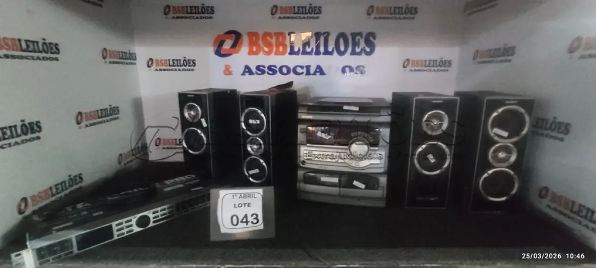 LOTE 043 - 01 MICRO SYSTEM MODELO NSX-5SS AIWA, 04 CAIXAS DE SOM MARCA SONY E 01 SISTEMA DE GERENCIAMENTO DE ALTO-FALANTES MODELO DCX2496. (NO ESTADO) ATENÇÃO! FAZER A VISITAÇÃO ANTES DE ARREMATAR, NÃO SABEMOS SE FUNCIONA, LEILÃO NÃO TEM GARANTIA E NEM DEVOLUÇÃO, SUJEITO A POSSÍVEIS AVARIAS VISÍVEIS/OCULTAS E/OU AUSÊNCIA DE COMPONENTES.