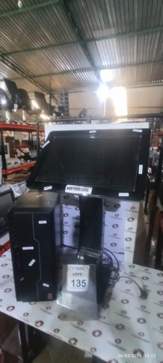 LOTE 135 - 01 GABINETE E 01 TOTEM DE AUTOATENDIMENTO. (NO ESTADO) ATENÇÃO! FAZER A VISITAÇÃO ANTES DE ARREMATAR, NÃO SABEMOS SE FUNCIONA, LEILÃO NÃO TEM GARANTIA E NEM DEVOLUÇÃO, SUJEITO A POSSÍVEIS AVARIAS VISÍVEIS/OCULTAS E/OU AUSÊNCIA DE COMPONENTES.