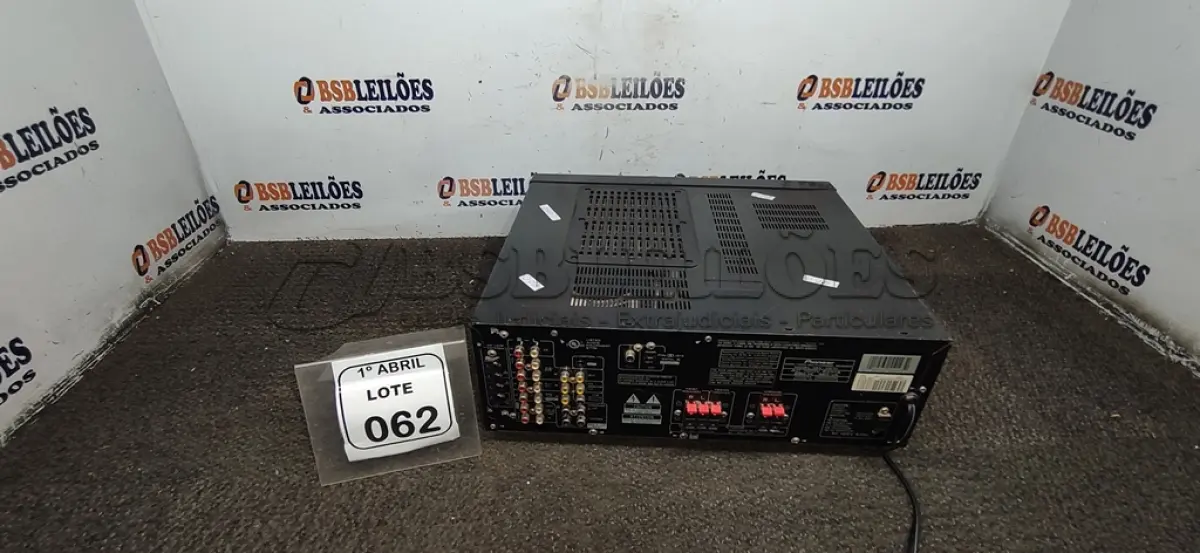 LOTE 062 - 01 RECEIVER MODELO VSX-D510 MARCA PIONEER. (NO ESTADO) ATENÇÃO! FAZER A VISITAÇÃO ANTES DE ARREMATAR, NÃO SABEMOS SE FUNCIONA, LEILÃO NÃO TEM GARANTIA E NEM DEVOLUÇÃO, SUJEITO A POSSÍVEIS AVARIAS VISÍVEIS/OCULTAS E/OU AUSÊNCIA DE COMPONENTES.