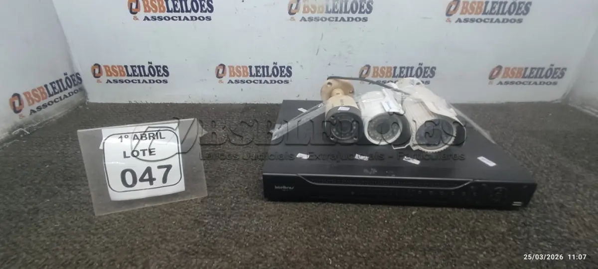 LOTE 047 - 01 APARELHO DVR MARCA INTELBRAS E 03 CÂMERAS DE MONITORAMENTO. (NO ESTADO) ATENÇÃO! FAZER A VISITAÇÃO ANTES DE ARREMATAR, NÃO SABEMOS SE FUNCIONA, LEILÃO NÃO TEM GARANTIA E NEM DEVOLUÇÃO, SUJEITO A POSSÍVEIS AVARIAS VISÍVEIS/OCULTAS E/OU AUSÊNCIA DE COMPONENTES.