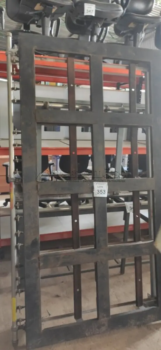 LOTE 353 - 01 FOGÃO INDUSTRIAL DE 08 BOCAS INCOMPLETO. (NO ESTADO) ATENÇÃO! FAZER A VISITAÇÃO ANTES DE ARREMATAR, NÃO SABEMOS SE FUNCIONA, LEILÃO NÃO TEM GARANTIA E NEM DEVOLUÇÃO, SUJEITO A POSSÍVEIS AVARIAS VISÍVEIS/OCULTAS E/OU AUSÊNCIA DE COMPONENTES.