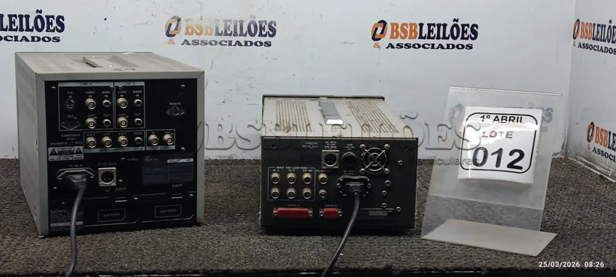 LOTE 012 - 01 MONITOR DE FORMA DE ONDA MODELO 525LINES 5872 A MARCA LEADER E 01 MINITELEVISOR MODELO TRINITRON MARCA SONY. (NO ESTADO) ATENÇÃO! FAZER A VISITAÇÃO ANTES DE ARREMATAR, NÃO SABEMOS SE FUNCIONA, LEILÃO NÃO TEM GARANTIA E NEM DEVOLUÇÃO, SUJEITO A POSSÍVEIS AVARIAS VISÍVEIS/OCULTAS E/OU AUSÊNCIA DE COMPONENTES.