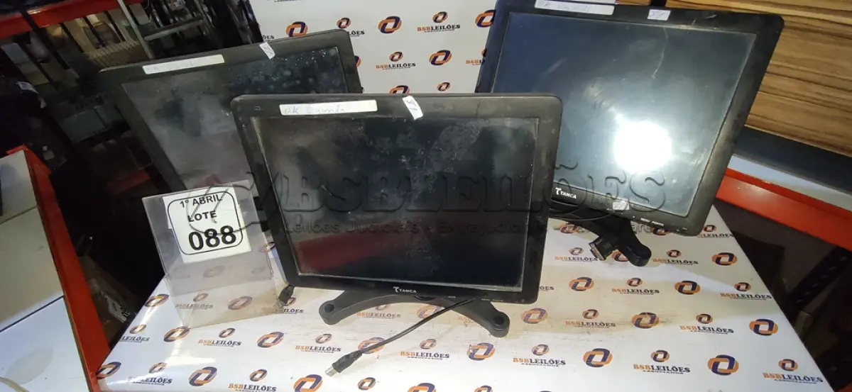 LOTE 088 - 03 MONITORES TOUCH SCREEN MARCA TANCA. (NO ESTADO) ATENÇÃO! FAZER A VISITAÇÃO ANTES DE ARREMATAR, NÃO SABEMOS SE FUNCIONA, LEILÃO NÃO TEM GARANTIA E NEM DEVOLUÇÃO, SUJEITO A POSSÍVEIS AVARIAS VISÍVEIS/OCULTAS E/OU AUSÊNCIA DE COMPONENTES.