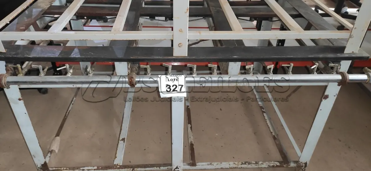LOTE 327 - 01 FOGÃO INDUSTRIAL DE 06 BOCAS INCOMPLETO. (NO ESTADO) ATENÇÃO! FAZER A VISITAÇÃO ANTES DE ARREMATAR, NÃO SABEMOS SE FUNCIONA, LEILÃO NÃO TEM GARANTIA E NEM DEVOLUÇÃO, SUJEITO A POSSÍVEIS AVARIAS VISÍVEIS/OCULTAS E/OU AUSÊNCIA DE COMPONENTES.