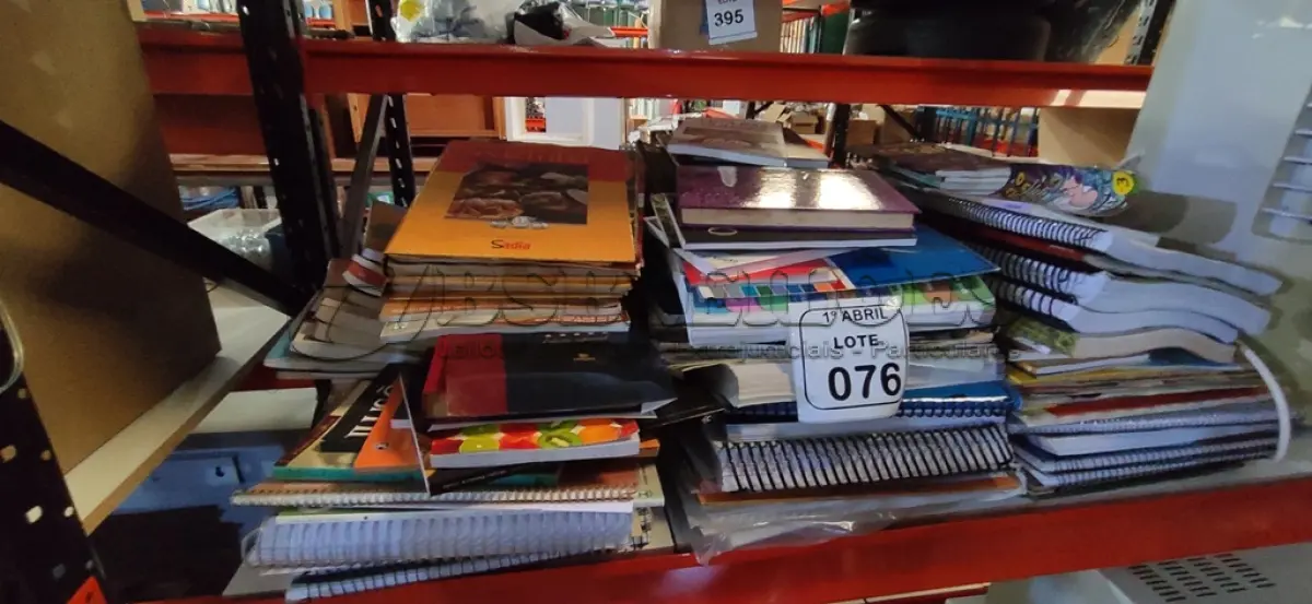 LOTE 076 - 01 LOTE COM GRANDE QUANTIDADE DE LIVROS E APOSTILAS. (NO ESTADO) ATENÇÃO! FAZER A VISITAÇÃO ANTES DE ARREMATAR, NÃO SABEMOS SE FUNCIONA, LEILÃO NÃO TEM GARANTIA E NEM DEVOLUÇÃO, SUJEITO A POSSÍVEIS AVARIAS VISÍVEIS/OCULTAS E/OU AUSÊNCIA DE COMPONENTES.