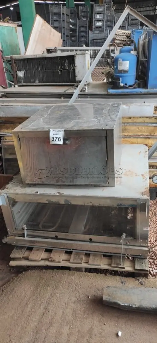 LOTE 376 - 02 FORNOS INDUSTRIAIS INCOMPLETOS. (NO ESTADO) ATENÇÃO! FAZER A VISITAÇÃO ANTES DE ARREMATAR, NÃO SABEMOS SE FUNCIONA, LEILÃO NÃO TEM GARANTIA E NEM DEVOLUÇÃO, SUJEITO A POSSÍVEIS AVARIAS VISÍVEIS/OCULTAS E/OU AUSÊNCIA DE COMPONENTES.