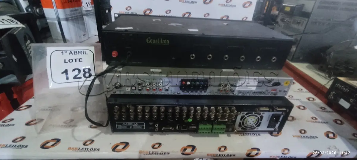 LOTE 128 - 01 RECEIVER MARCA PHILIPS, 01 DVR MARCA TECVOZ E 01 EQUALIZADOR MARCA STANER. (NO ESTADO) ATENÇÃO! FAZER A VISITAÇÃO ANTES DE ARREMATAR, NÃO SABEMOS SE FUNCIONA, LEILÃO NÃO TEM GARANTIA E NEM DEVOLUÇÃO, SUJEITO A POSSÍVEIS AVARIAS VISÍVEIS/OCULTAS E/OU AUSÊNCIA DE COMPONENTES.