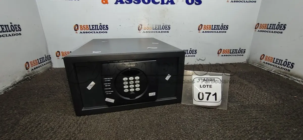 LOTE 071 - 01 COFRE DIGITAL. (NO ESTADO) ATENÇÃO! FAZER A VISITAÇÃO ANTES DE ARREMATAR, NÃO SABEMOS SE FUNCIONA, LEILÃO NÃO TEM GARANTIA E NEM DEVOLUÇÃO, SUJEITO A POSSÍVEIS AVARIAS VISÍVEIS/OCULTAS E/OU AUSÊNCIA DE COMPONENTES.