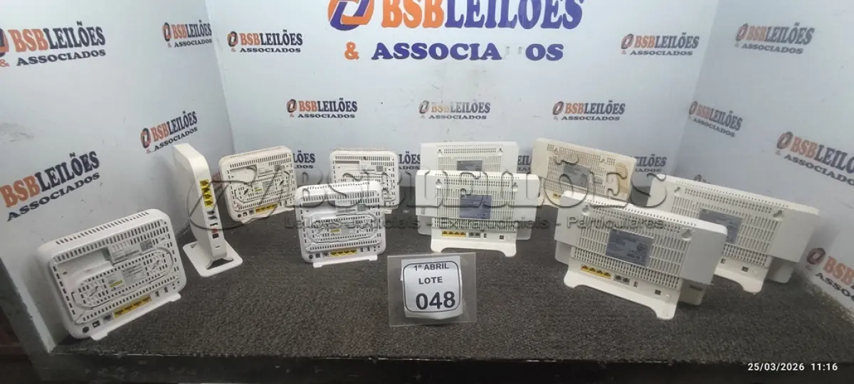 LOTE 048 - 10 ROTEADORES DE MARCAS E MODELOS DIVERSOS. (NO ESTADO) ATENÇÃO! FAZER A VISITAÇÃO ANTES DE ARREMATAR, NÃO SABEMOS SE FUNCIONA, LEILÃO NÃO TEM GARANTIA E NEM DEVOLUÇÃO, SUJEITO A POSSÍVEIS AVARIAS VISÍVEIS/OCULTAS E/OU AUSÊNCIA DE COMPONENTES.