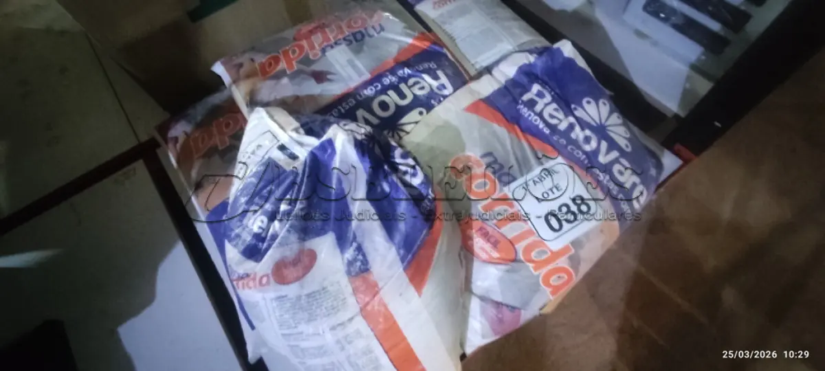 LOTE 038 - 05 PACOTES DE MASSA CORRIDA DE 15KG CADA MARCA RENOVARE. (NO ESTADO) ATENÇÃO! FAZER A VISITAÇÃO ANTES DE ARREMATAR, NÃO SABEMOS SE FUNCIONA, LEILÃO NÃO TEM GARANTIA E NEM DEVOLUÇÃO, SUJEITO A POSSÍVEIS AVARIAS VISÍVEIS/OCULTAS E/OU AUSÊNCIA DE COMPONENTES.