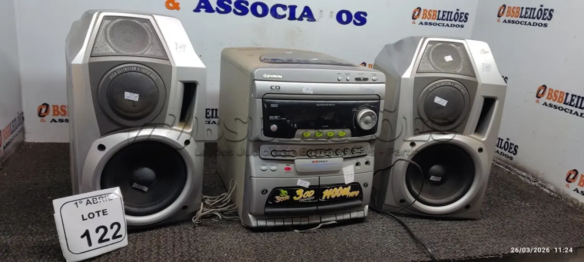 LOTE 122 - 01 MINI SYSTEM COM 02 CAIXAS MARCA GRADIENTE. (NO ESTADO) ATENÇÃO! FAZER A VISITAÇÃO ANTES DE ARREMATAR, NÃO SABEMOS SE FUNCIONA, LEILÃO NÃO TEM GARANTIA E NEM DEVOLUÇÃO, SUJEITO A POSSÍVEIS AVARIAS VISÍVEIS/OCULTAS E/OU AUSÊNCIA DE COMPONENTES.