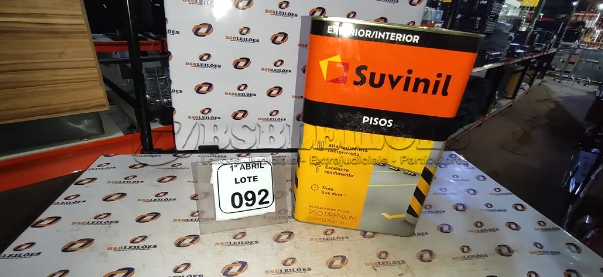 LOTE 092 - 01 LATA DE TINTA PARA PISOS DE 18L NA COR FOSCO CINZA ESCURO MARCA SUVINIL. (NO ESTADO) ATENÇÃO! FAZER A VISITAÇÃO ANTES DE ARREMATAR, NÃO SABEMOS SE FUNCIONA, LEILÃO NÃO TEM GARANTIA E NEM DEVOLUÇÃO, SUJEITO A POSSÍVEIS AVARIAS VISÍVEIS/OCULTAS E/OU AUSÊNCIA DE COMPONENTES.