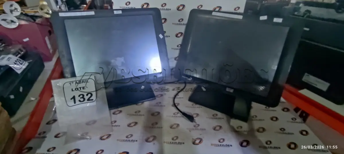 LOTE 132 - 02 MONITORES TOUCH SCREEN MARCA BEMATECH. (NO ESTADO) ATENÇÃO! FAZER A VISITAÇÃO ANTES DE ARREMATAR, NÃO SABEMOS SE FUNCIONA, LEILÃO NÃO TEM GARANTIA E NEM DEVOLUÇÃO, SUJEITO A POSSÍVEIS AVARIAS VISÍVEIS/OCULTAS E/OU AUSÊNCIA DE COMPONENTES.