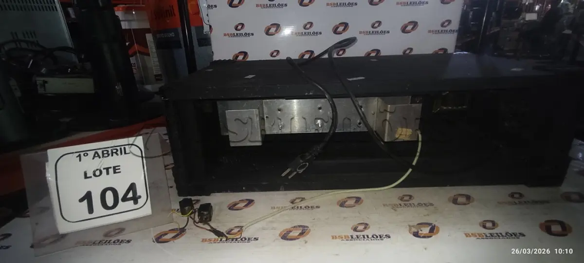 LOTE 104 - 01 AMPLIFICADOR MODELO PRC 500 MARCA CICLOTRON. (NO ESTADO) ATENÇÃO! FAZER A VISITAÇÃO ANTES DE ARREMATAR, NÃO SABEMOS SE FUNCIONA, LEILÃO NÃO TEM GARANTIA E NEM DEVOLUÇÃO, SUJEITO A POSSÍVEIS AVARIAS VISÍVEIS/OCULTAS E/OU AUSÊNCIA DE COMPONENTES.
