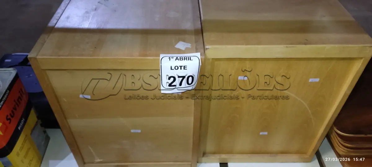 LOTE 270 - 02 GAVETEIROS EM MADEIRA COM 03 GAVETAS CADA. (NO ESTADO) ATENÇÃO! FAZER A VISITAÇÃO ANTES DE ARREMATAR, NÃO SABEMOS SE FUNCIONA, LEILÃO NÃO TEM GARANTIA E NEM DEVOLUÇÃO, SUJEITO A POSSÍVEIS AVARIAS VISÍVEIS/OCULTAS E/OU AUSÊNCIA DE COMPONENTES.