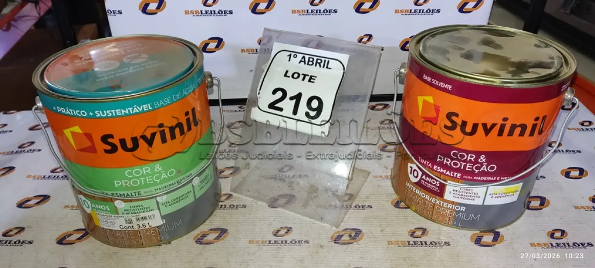 LOTE 219 - 02 LATAS DE TINTA ESMALTE PARA MADEIRAS E METAIS DE 3,6L NA COR BRILHANTE AMARELO OURO MARCA SUVINIL. (NO ESTADO) ATENÇÃO! FAZER A VISITAÇÃO ANTES DE ARREMATAR, NÃO SABEMOS SE FUNCIONA, LEILÃO NÃO TEM GARANTIA E NEM DEVOLUÇÃO, SUJEITO A POSSÍVEIS AVARIAS VISÍVEIS/OCULTAS E/OU AUSÊNCIA DE COMPONENTES.