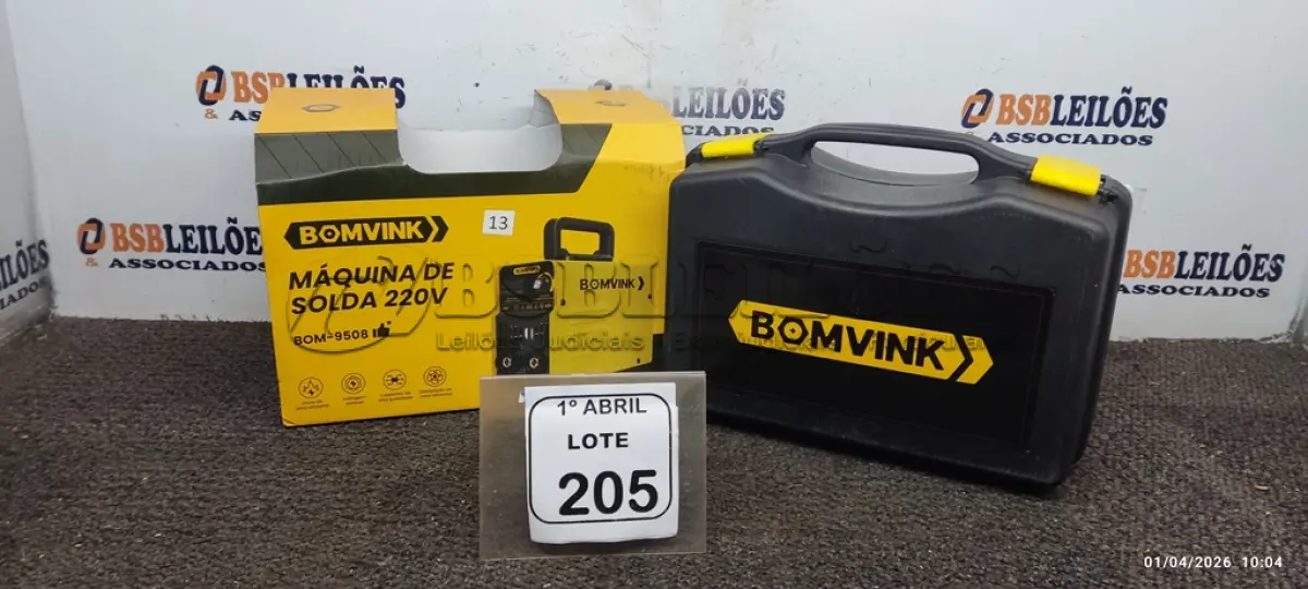 LOTE 205 - 01 MAQUINA DE SOLDA 220V COM MALETA E ACESSÓRIOS MASCARA LUVAS ESCOVA ALICATE DE SOLDA E GRAMPO DE ATERRAMENTO ( PRODUTO NOVO). (NO ESTADO) ATENÇÃO! FAZER A VISITAÇÃO ANTES DE ARREMATAR, NÃO SABEMOS SE FUNCIONA, LEILÃO NÃO TEM GARANTIA E NEM DEVOLUÇÃO, SUJEITO A POSSÍVEIS AVARIAS VISÍVEIS/OCULTAS E/OU AUSÊNCIA DE COMPONENTES.