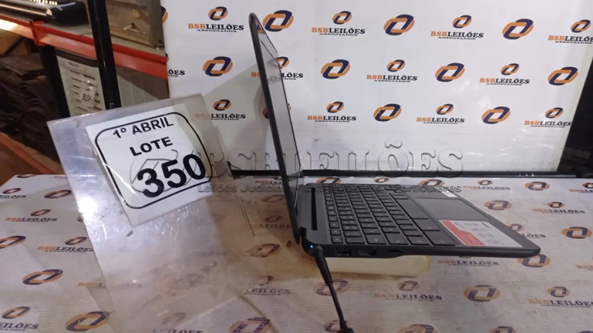 LOTE 350 - 01 CHROMEBOOK 16GB MEMÓRIA 2GB LINHA CONNECT MARCA SAMSUNG COM FONTE. (NO ESTADO) ATENÇÃO! FAZER A VISITAÇÃO ANTES DE ARREMATAR, NÃO SABEMOS SE FUNCIONA, LEILÃO NÃO TEM GARANTIA E NEM DEVOLUÇÃO, SUJEITO A POSSÍVEIS AVARIAS VISÍVEIS/OCULTAS E/OU AUSÊNCIA DE COMPONENTES.