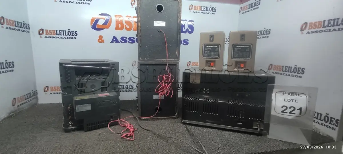 LOTE 221 - 02 APARELHO DE SOM MARCA SONY COM 04 CAIXAS DE SOM. (NO ESTADO) ATENÇÃO! FAZER A VISITAÇÃO ANTES DE ARREMATAR, NÃO SABEMOS SE FUNCIONA, LEILÃO NÃO TEM GARANTIA E NEM DEVOLUÇÃO, SUJEITO A POSSÍVEIS AVARIAS VISÍVEIS/OCULTAS E/OU AUSÊNCIA DE COMPONENTES.