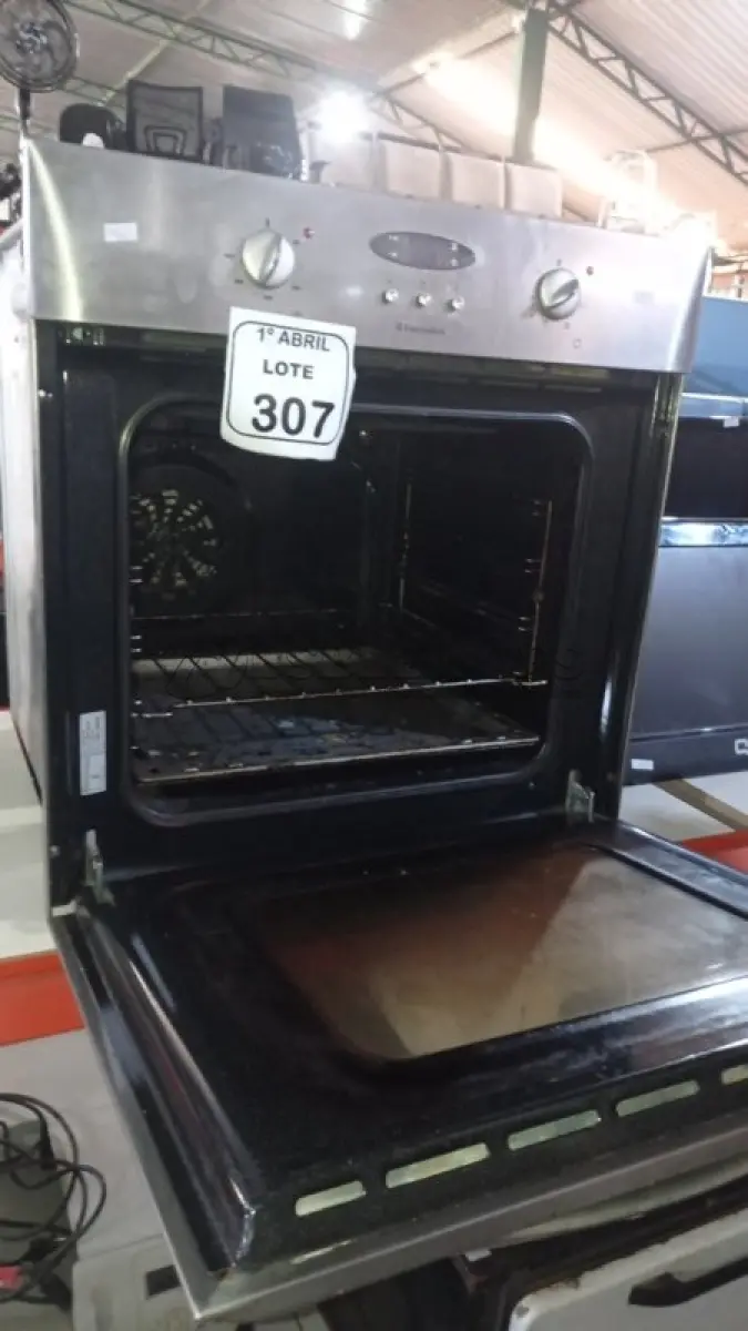 LOTE 307 - 01 FORNO DE EMBUTIR MARCA ELECTROLUX. (NO ESTADO) ATENÇÃO! FAZER A VISITAÇÃO ANTES DE ARREMATAR, NÃO SABEMOS SE FUNCIONA, LEILÃO NÃO TEM GARANTIA E NEM DEVOLUÇÃO, SUJEITO A POSSÍVEIS AVARIAS VISÍVEIS/OCULTAS E/OU AUSÊNCIA DE COMPONENTES.