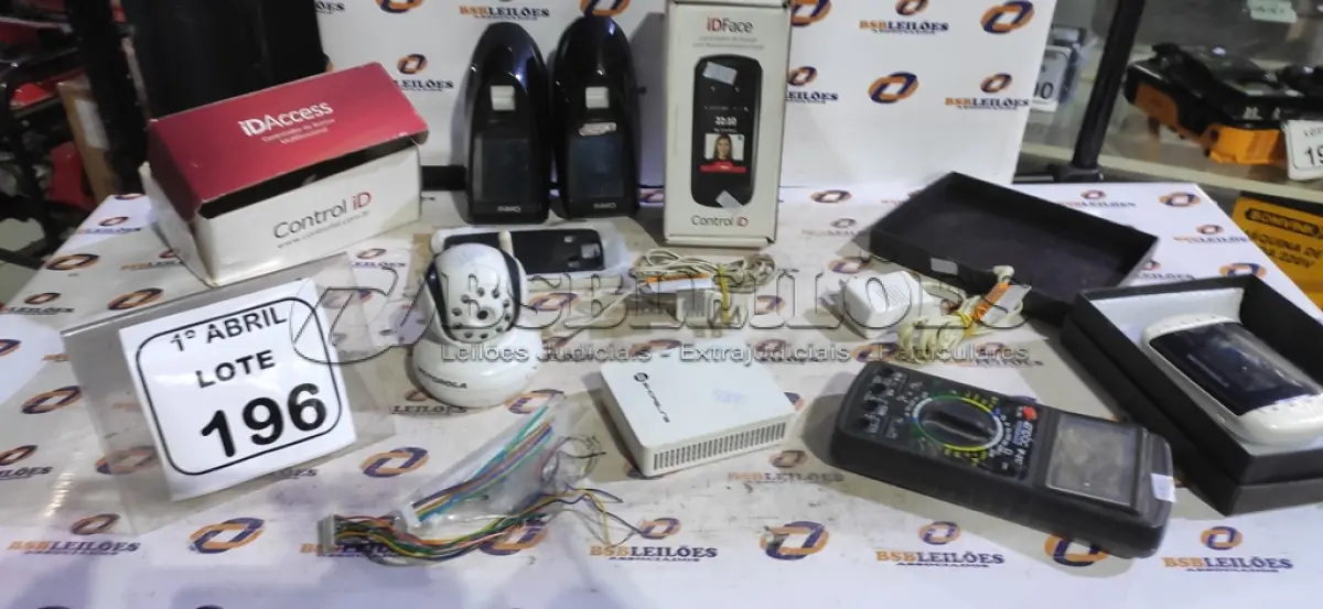 LOTE 196 - 01 BABA ELETRÔNICA MARCA MOTOROLA, 02 CONTROLADORES DE ACESSO COM RECONHECIMENTO FACIAL MARCA IDACCESS, 01 CÂMERA DE MONITORAMENTO E 01 ROTEADOR. (NO ESTADO) ATENÇÃO! FAZER A VISITAÇÃO ANTES DE ARREMATAR, NÃO SABEMOS SE FUNCIONA, LEILÃO NÃO TEM GARANTIA E NEM DEVOLUÇÃO, SUJEITO A POSSÍVEIS AVARIAS VISÍVEIS/OCULTAS E/OU AUSÊNCIA DE COMPONENTES.