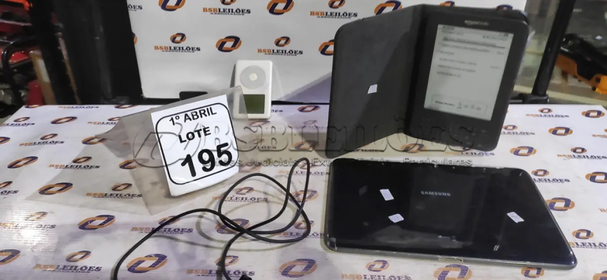 LOTE 195 - 01 AMAZON KINDLE,01 IPOD, 01 MULTIMETRO E 01 TABLET MARCA SAMSUNG. (NO ESTADO) ATENÇÃO! FAZER A VISITAÇÃO ANTES DE ARREMATAR, NÃO SABEMOS SE FUNCIONA, LEILÃO NÃO TEM GARANTIA E NEM DEVOLUÇÃO, SUJEITO A POSSÍVEIS AVARIAS VISÍVEIS/OCULTAS E/OU AUSÊNCIA DE COMPONENTES.