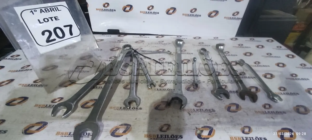LOTE 207 - 01 LOTE COM VÁRIAS CHAVES TAMANHOS E MEDIDAS DIVERSAS MARCA BELZER. (NO ESTADO) ATENÇÃO! FAZER A VISITAÇÃO ANTES DE ARREMATAR, NÃO SABEMOS SE FUNCIONA, LEILÃO NÃO TEM GARANTIA E NEM DEVOLUÇÃO, SUJEITO A POSSÍVEIS AVARIAS VISÍVEIS/OCULTAS E/OU AUSÊNCIA DE COMPONENTES.