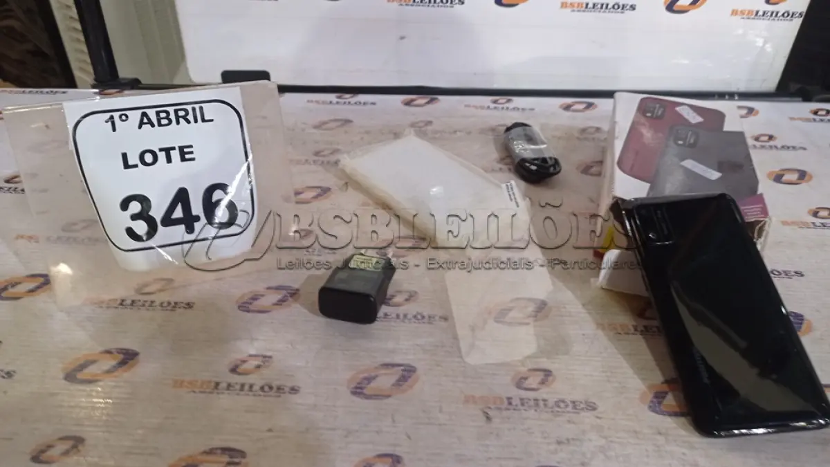 LOTE 346 - 01 SMARTFONE MARCA POSITIVO. (NO ESTADO) ATENÇÃO! FAZER A VISITAÇÃO ANTES DE ARREMATAR, NÃO SABEMOS SE FUNCIONA, LEILÃO NÃO TEM GARANTIA E NEM DEVOLUÇÃO, SUJEITO A POSSÍVEIS AVARIAS VISÍVEIS/OCULTAS E/OU AUSÊNCIA DE COMPONENTES.