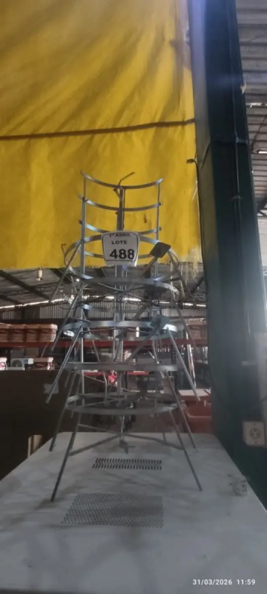 LOTE 488 - 05 BASES DE FERRO PARA LIXEIRA COM PEDAL. (NO ESTADO) ATENÇÃO! FAZER A VISITAÇÃO ANTES DE ARREMATAR, NÃO SABEMOS SE FUNCIONA, LEILÃO NÃO TEM GARANTIA E NEM DEVOLUÇÃO, SUJEITO A POSSÍVEIS AVARIAS VISÍVEIS/OCULTAS E/OU AUSÊNCIA DE COMPONENTES.