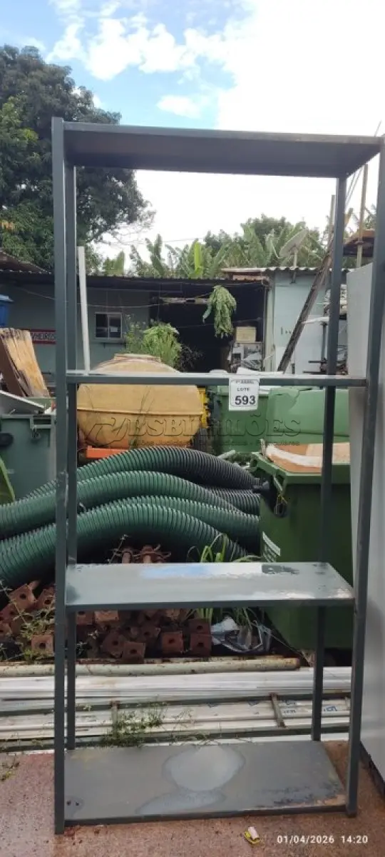 LOTE 593 - 01 ESTANTE DE FERRO DE 1,00X2,20. (NO ESTADO) ATENÇÃO! FAZER A VISITAÇÃO ANTES DE ARREMATAR, NÃO SABEMOS SE FUNCIONA, LEILÃO NÃO TEM GARANTIA E NEM DEVOLUÇÃO, SUJEITO A POSSÍVEIS AVARIAS VISÍVEIS/OCULTAS E/OU AUSÊNCIA DE COMPONENTES.