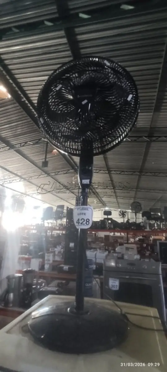 LOTE 428 - 01 VENTILADOR DE COLUNA 127V MARCA VENTILAR. (NO ESTADO) ATENÇÃO! FAZER A VISITAÇÃO ANTES DE ARREMATAR, NÃO SABEMOS SE FUNCIONA, LEILÃO NÃO TEM GARANTIA E NEM DEVOLUÇÃO, SUJEITO A POSSÍVEIS AVARIAS VISÍVEIS/OCULTAS E/OU AUSÊNCIA DE COMPONENTES.