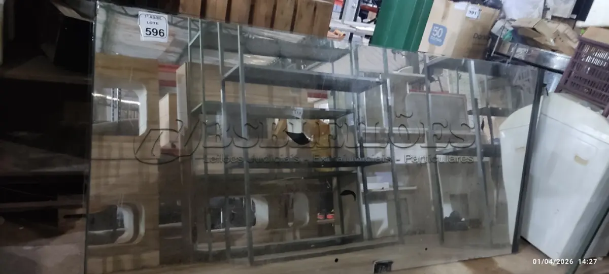 LOTE 596 - 04 VIDROS DE BLINDEX DE TAMANHOS DIVERSOS. (NO ESTADO) ATENÇÃO! FAZER A VISITAÇÃO ANTES DE ARREMATAR, NÃO SABEMOS SE FUNCIONA, LEILÃO NÃO TEM GARANTIA E NEM DEVOLUÇÃO, SUJEITO A POSSÍVEIS AVARIAS VISÍVEIS/OCULTAS E/OU AUSÊNCIA DE COMPONENTES.