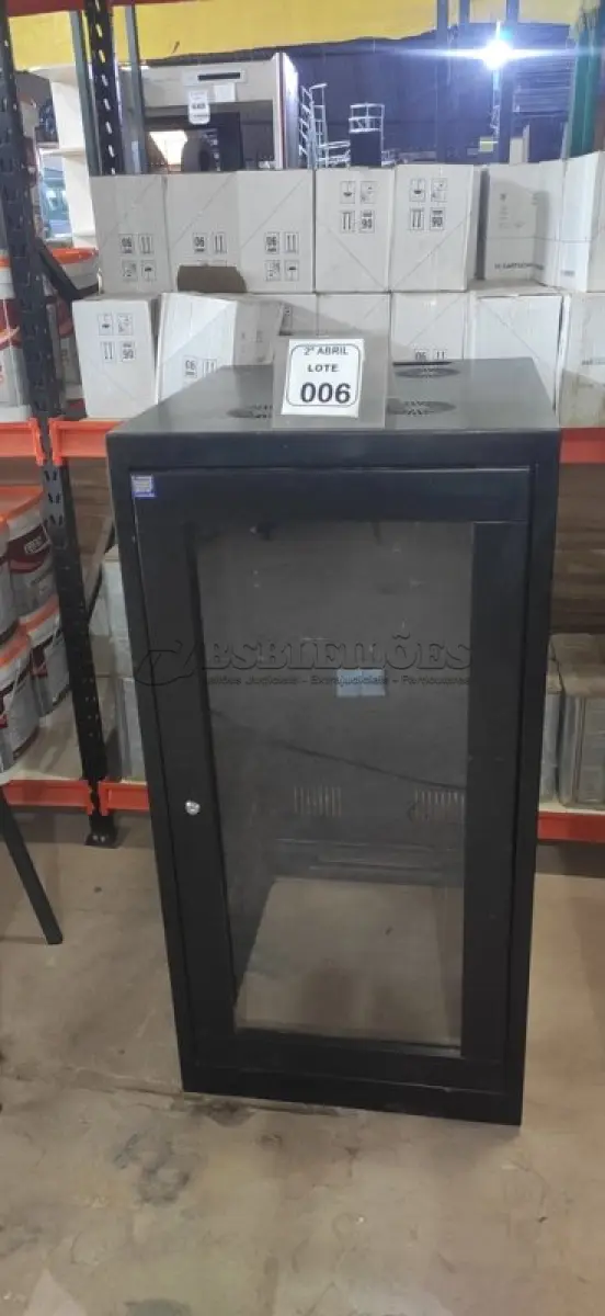 LOTE 006 - 01 RACK EM FERRO PARA SERVIDOR. (NO ESTADO) ATENÇÃO! FAZER A VISITAÇÃO ANTES DE ARREMATAR, NÃO SABEMOS SE FUNCIONA, LEILÃO NÃO TEM GARANTIA E NEM DEVOLUÇÃO, SUJEITO A POSSÍVEIS AVARIAS VISÍVEIS/OCULTAS E/OU AUSÊNCIA DE COMPONENTES.