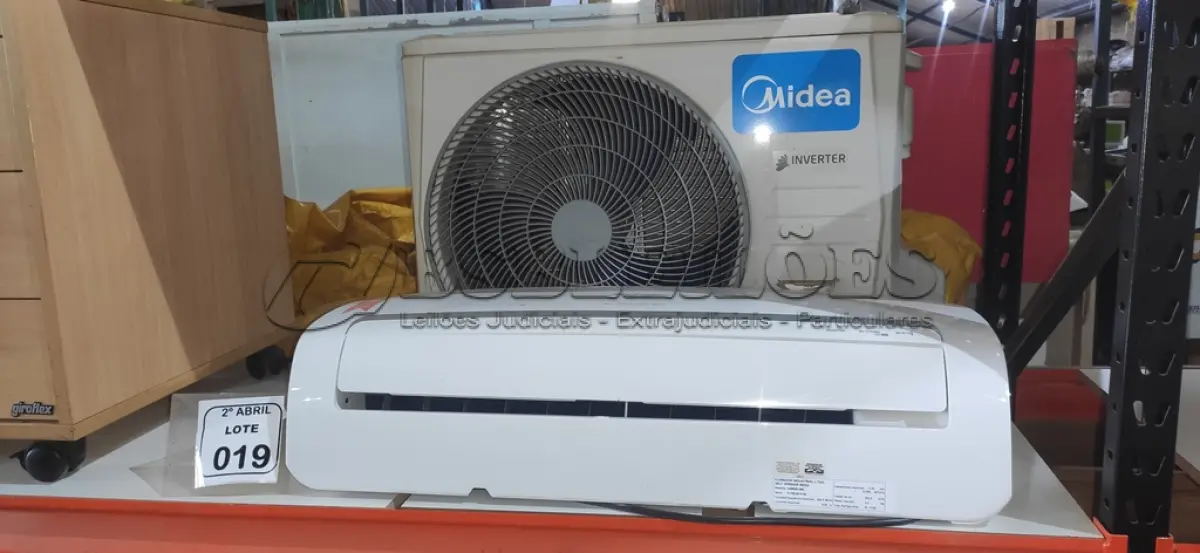 LOTE 019 - 01 AR CONDICIONADO MIDEA INVERTER 12.000 BTU/H. (NO ESTADO) ATENÇÃO! FAZER A VISITAÇÃO ANTES DE ARREMATAR, NÃO SABEMOS SE FUNCIONA, LEILÃO NÃO TEM GARANTIA E NEM DEVOLUÇÃO, SUJEITO A POSSÍVEIS AVARIAS VISÍVEIS/OCULTAS E/OU AUSÊNCIA DE COMPONENTES.