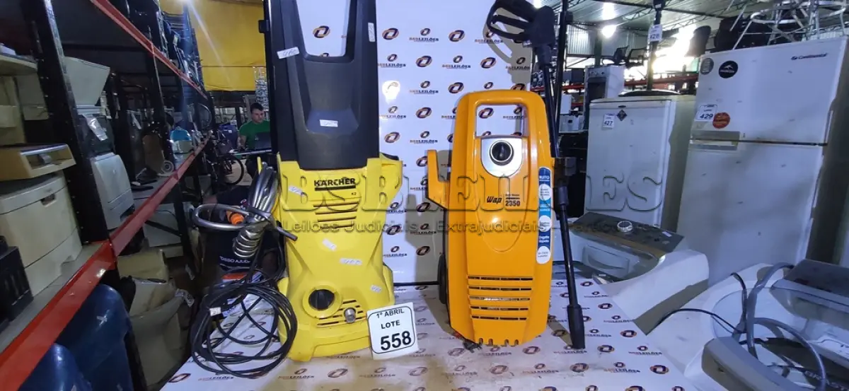 LOTE 558 - 01 LAVADORA DE ALTA PRESSÃO MARCA WAP E UMA LAVADORA DE ALTA PRESSÃO MARCA KARCHER. (NO ESTADO) ATENÇÃO! FAZER A VISITAÇÃO ANTES DE ARREMATAR, NÃO SABEMOS SE FUNCIONA, LEILÃO NÃO TEM GARANTIA E NEM DEVOLUÇÃO, SUJEITO A POSSÍVEIS AVARIAS VISÍVEIS/OCULTAS E/OU AUSÊNCIA DE COMPONENTES.