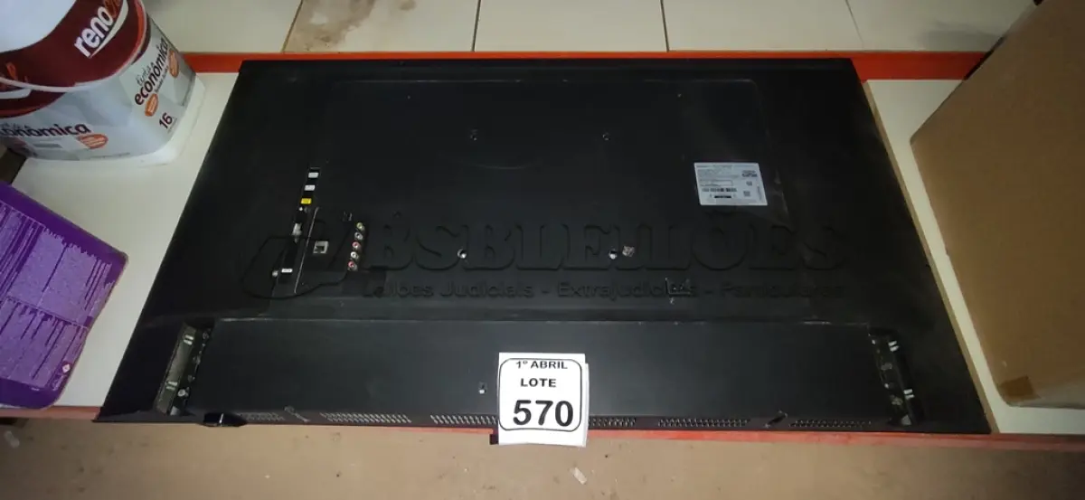 LOTE 570 - 01 TV LCD 48’’ MARCA SAMSUNG. (NO ESTADO) ATENÇÃO! FAZER A VISITAÇÃO ANTES DE ARREMATAR, NÃO SABEMOS SE FUNCIONA, LEILÃO NÃO TEM GARANTIA E NEM DEVOLUÇÃO, SUJEITO A POSSÍVEIS AVARIAS VISÍVEIS/OCULTAS E/OU AUSÊNCIA DE COMPONENTES.