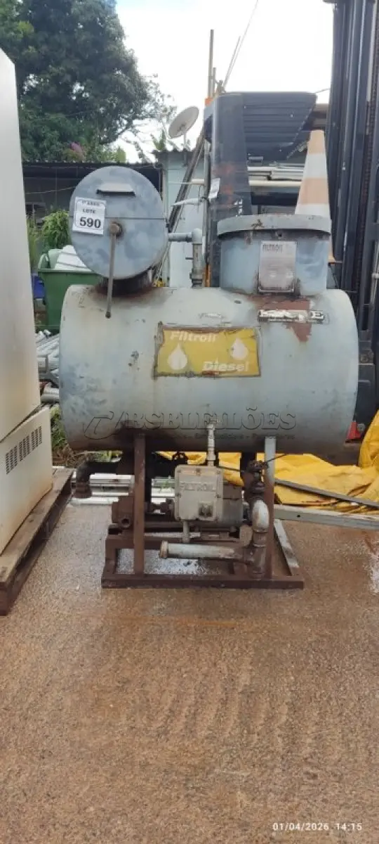 LOTE 590 - 01 SISTEMA DE REFRIGERAÇÃO INDUSTRIAL A ÓLEO DIESEL FILTROIL. (NO ESTADO) ATENÇÃO! FAZER A VISITAÇÃO ANTES DE ARREMATAR, NÃO SABEMOS SE FUNCIONA, LEILÃO NÃO TEM GARANTIA E NEM DEVOLUÇÃO, SUJEITO A POSSÍVEIS AVARIAS VISÍVEIS/OCULTAS E/OU AUSÊNCIA DE COMPONENTES.