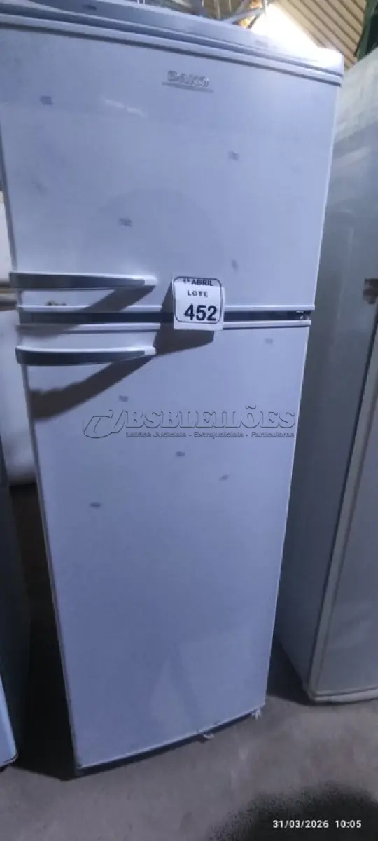 LOTE 450 - 01 GELADEIRA 220V DUPLEX 470 L MARCA BRASTEMP. (NO ESTADO) ATENÇÃO! FAZER A VISITAÇÃO ANTES DE ARREMATAR, NÃO SABEMOS SE FUNCIONA, LEILÃO NÃO TEM GARANTIA E NEM DEVOLUÇÃO, SUJEITO A POSSÍVEIS AVARIAS VISÍVEIS/OCULTAS E/OU AUSÊNCIA DE COMPONENTES.