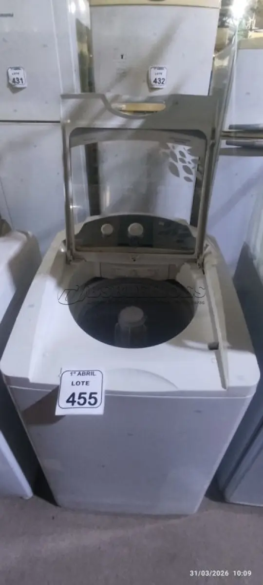 LOTE 455 - 01 MÁQUINA DE LAVAR220V DE 10 KG MARCA GE. (NO ESTADO) ATENÇÃO! FAZER A VISITAÇÃO ANTES DE ARREMATAR, NÃO SABEMOS SE FUNCIONA, LEILÃO NÃO TEM GARANTIA E NEM DEVOLUÇÃO, SUJEITO A POSSÍVEIS AVARIAS VISÍVEIS/OCULTAS E/OU AUSÊNCIA DE COMPONENTES.