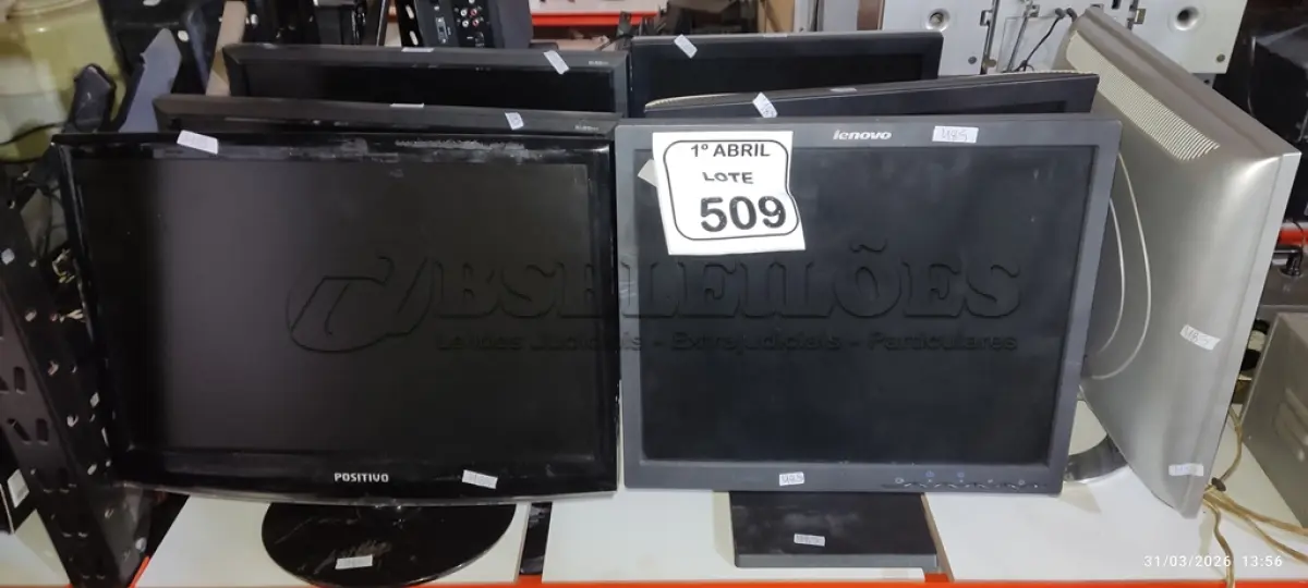 LOTE 509 - 07 MONITORES DE MARCAS E MODELOS DIVERSOS. (NO ESTADO) ATENÇÃO! FAZER A VISITAÇÃO ANTES DE ARREMATAR, NÃO SABEMOS SE FUNCIONA, LEILÃO NÃO TEM GARANTIA E NEM DEVOLUÇÃO, SUJEITO A POSSÍVEIS AVARIAS VISÍVEIS/OCULTAS E/OU AUSÊNCIA DE COMPONENTES.