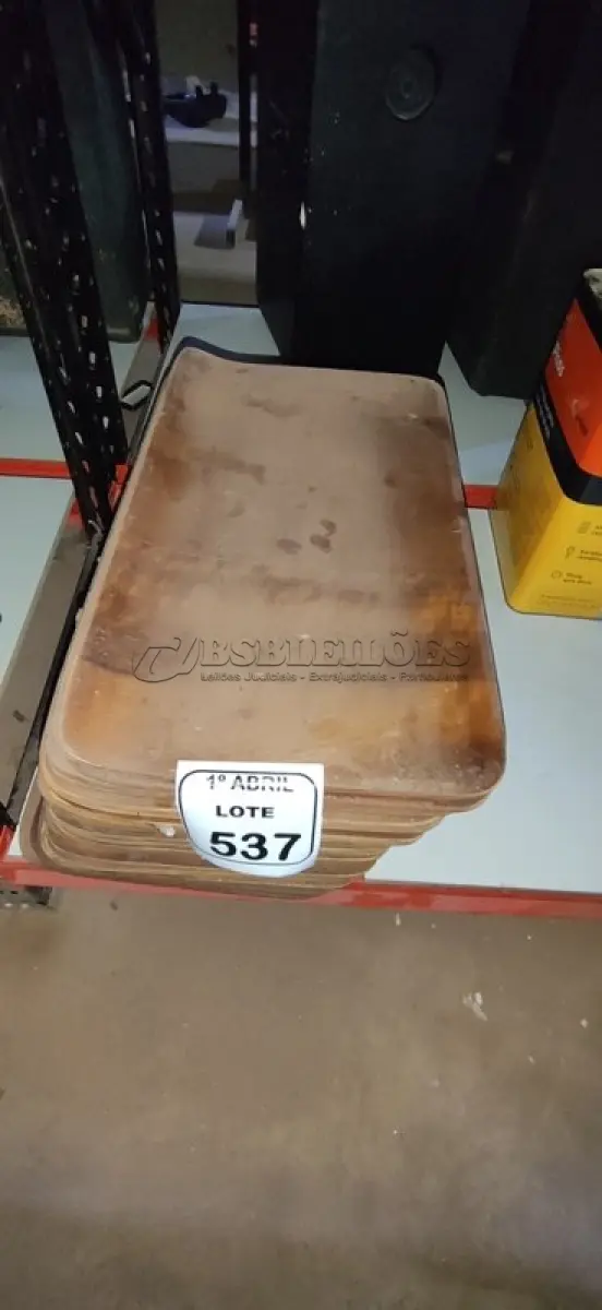 LOTE 537 - 20 PLACAS DE MADEIRA. (NO ESTADO) ATENÇÃO! FAZER A VISITAÇÃO ANTES DE ARREMATAR, NÃO SABEMOS SE FUNCIONA, LEILÃO NÃO TEM GARANTIA E NEM DEVOLUÇÃO, SUJEITO A POSSÍVEIS AVARIAS VISÍVEIS/OCULTAS E/OU AUSÊNCIA DE COMPONENTES.