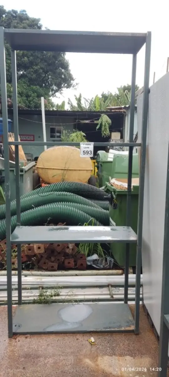 LOTE 593 - 01 ESTANTE DE FERRO DE 1,00X2,20. (NO ESTADO) ATENÇÃO! FAZER A VISITAÇÃO ANTES DE ARREMATAR, NÃO SABEMOS SE FUNCIONA, LEILÃO NÃO TEM GARANTIA E NEM DEVOLUÇÃO, SUJEITO A POSSÍVEIS AVARIAS VISÍVEIS/OCULTAS E/OU AUSÊNCIA DE COMPONENTES.